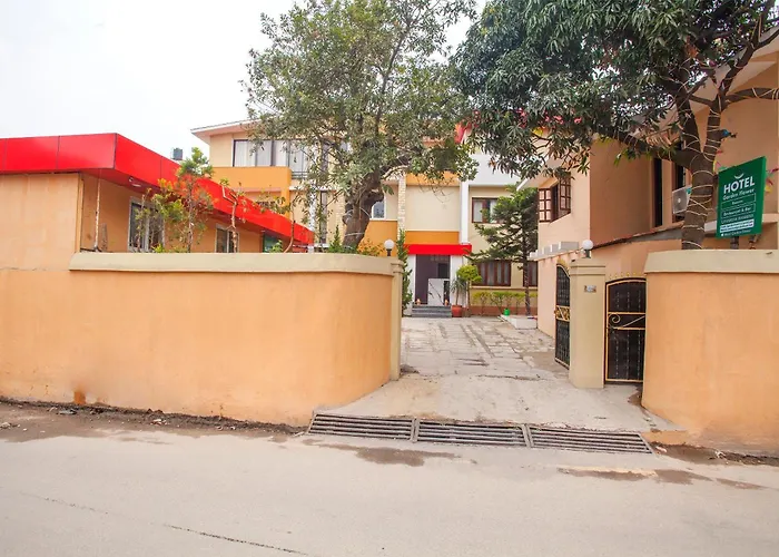 Oyo 817 Garden Flower Hotel Kathmandu