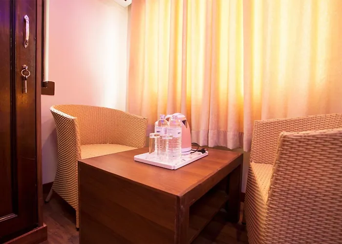 Oyo 817 Garden Flower Hotel Kathmandu
